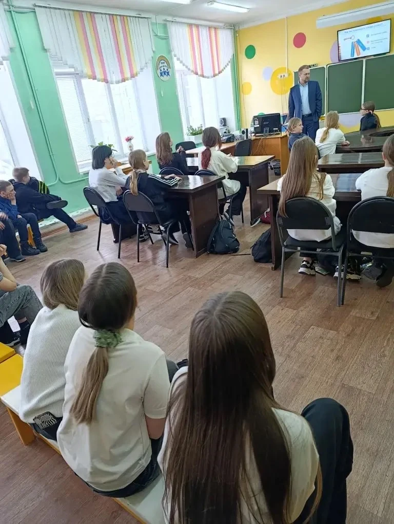 "Мой выбор" - встреча с успешным гостем. 👌 🗓19.03.2026 в 5б классе (кл.руководитель Романчук И. Г.) 