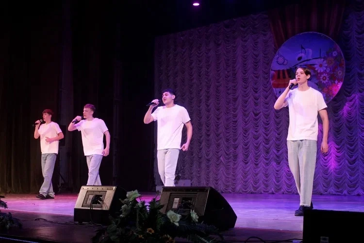🎤 🎉 Наша школа открыла фестиваль «Юные таланты»! Сегодня в нашем городе стартовал долгожданный город
