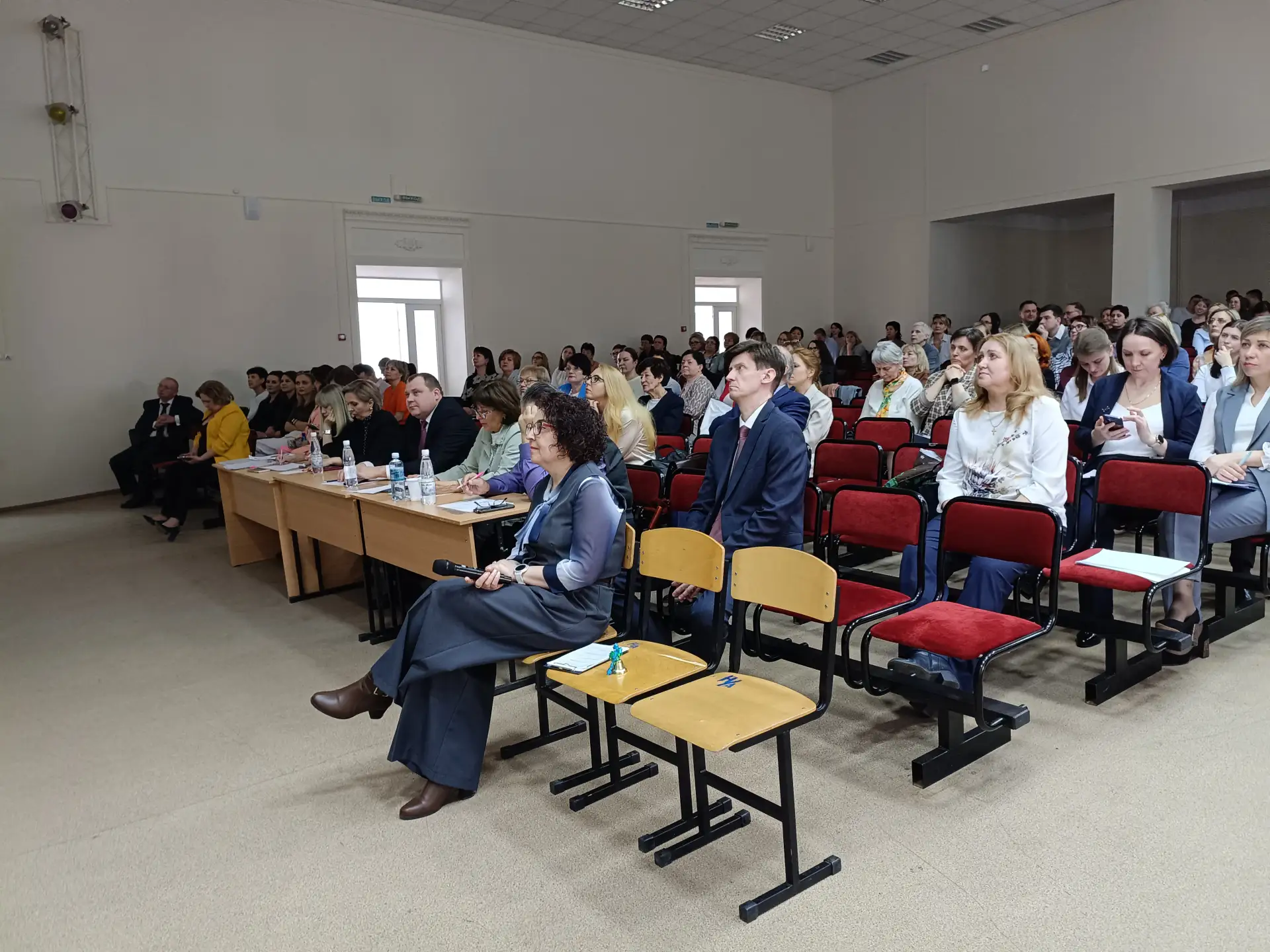 Молодые педагоги и опытные коллеги обменялись знаниями и наработками    В рамках научно-педагогическ