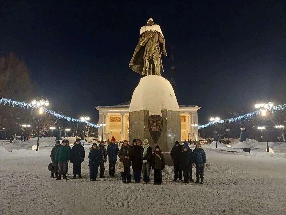 5 "Б" класс поздравляет всех с широкой Масленицей! Пусть у детей будет больше ярких радостных момент