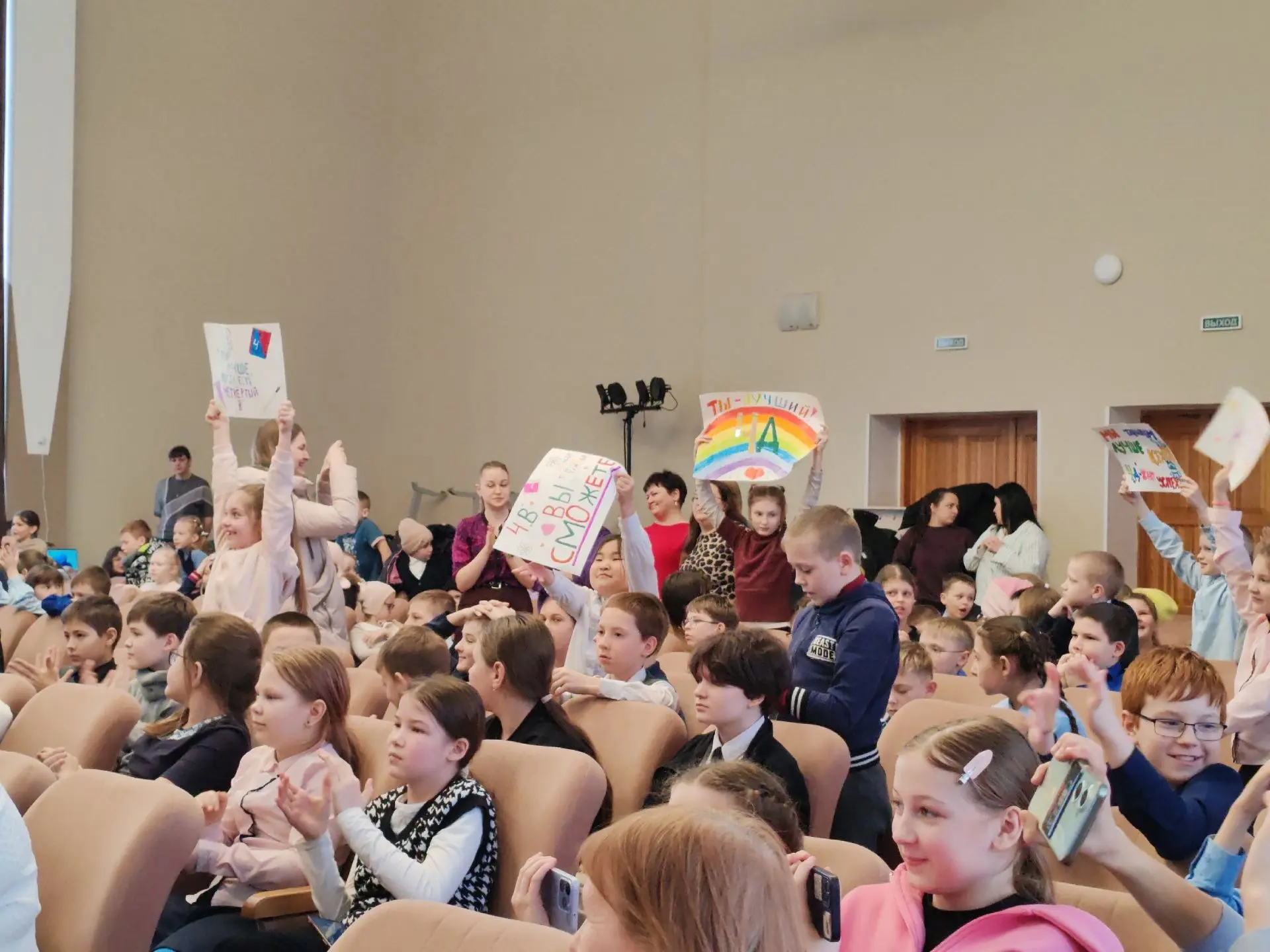 Конкурс танцев «В ритме танца» среди 4-х классовВ нашей школе прошел яркий и запоминающийся конкурс 