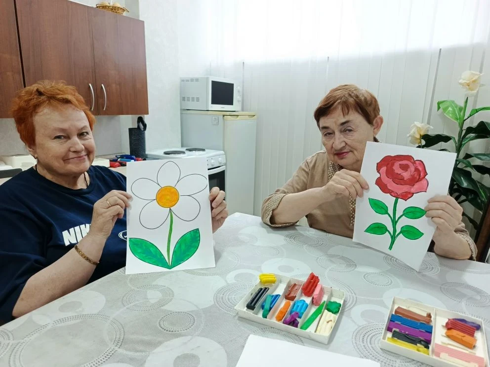 Психологом ГАУ СО КЦСОН Петровского района проведено занятие с использованием тактильно...