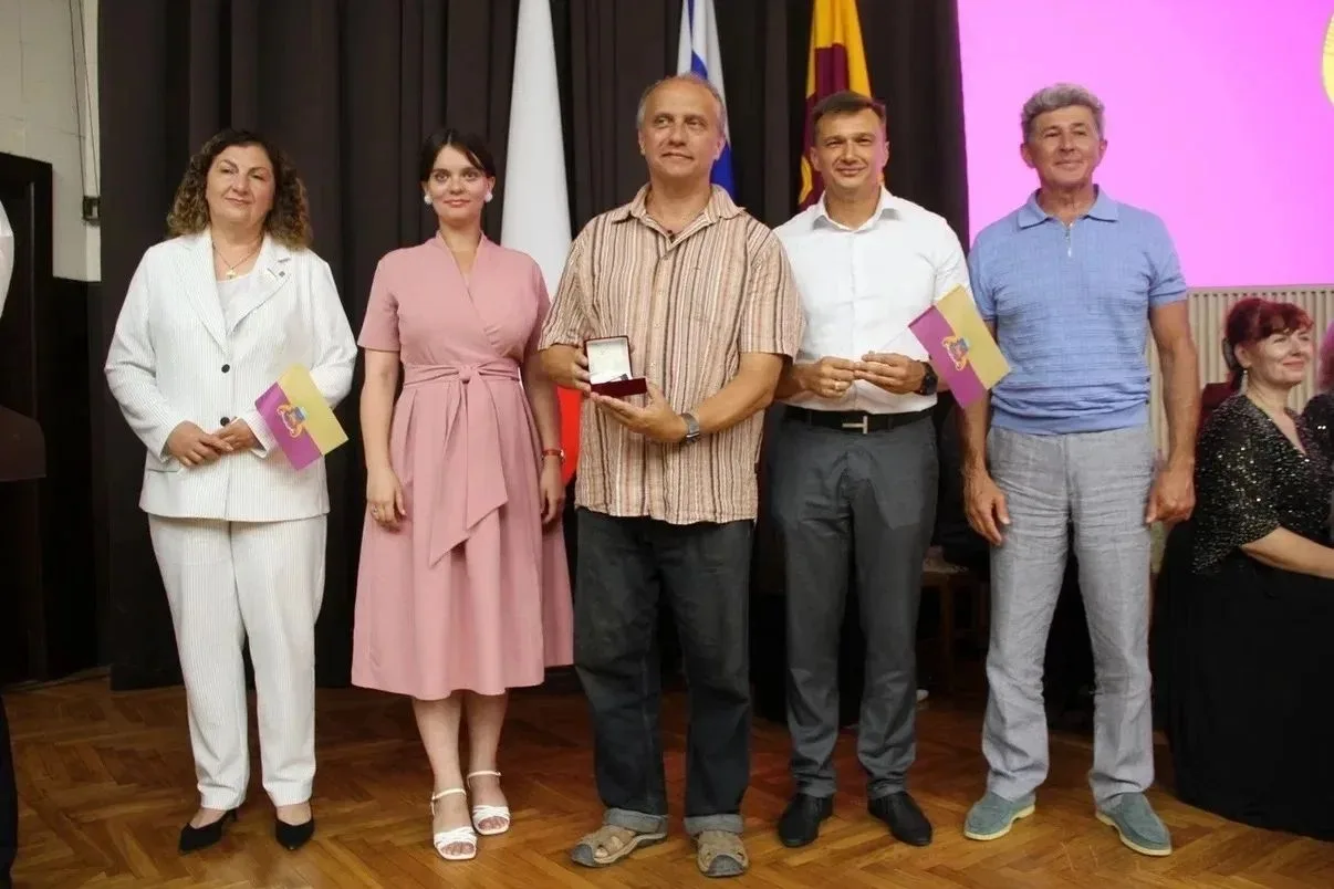 Поздравляем Андрея Ивановича Дмитроцу с наградой!