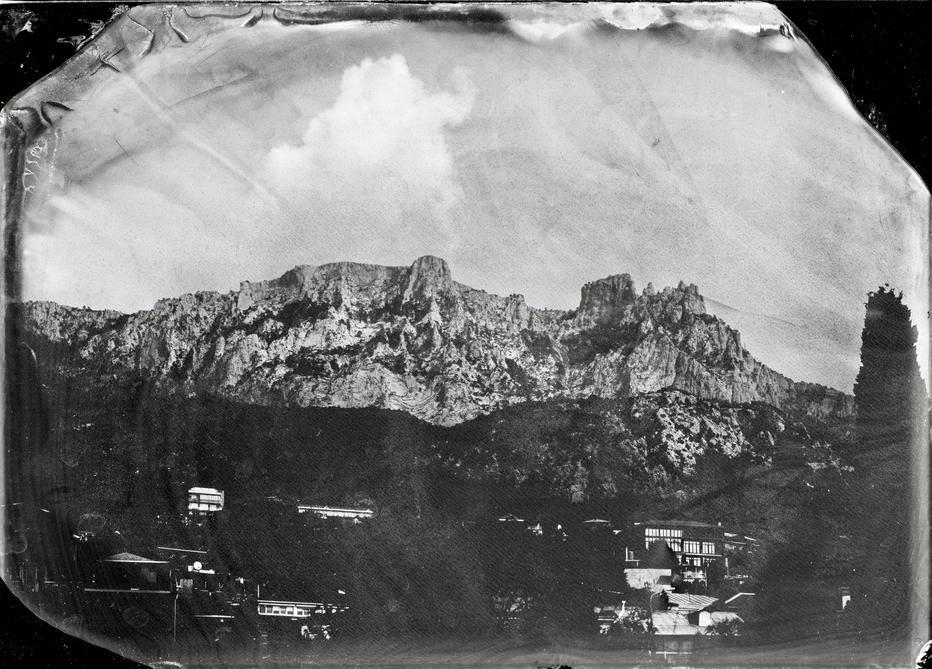 Красавица Ай-Петри. Фотографировала вид на горы и только после съемки поняла, что это и...