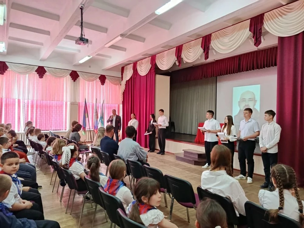 Наша школа присоединилась к Всероссийскому проекту «Парта Героя»  Сегодня в нашей школе состоялось т