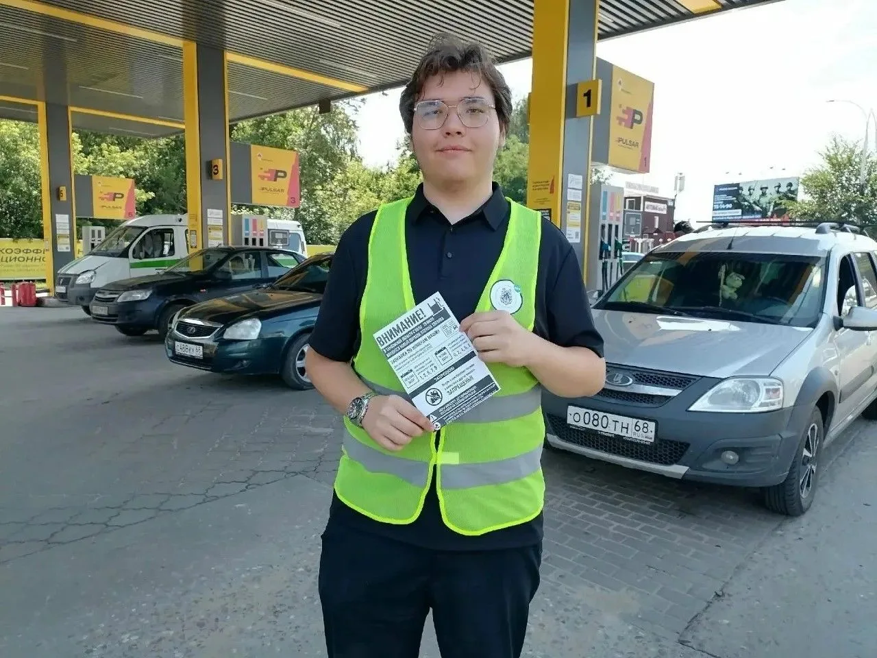 ⛽️ Волонтёры на АЗС делятся впечатлениями о работе

С 20 июля на заправках Тамбова помогают добровол