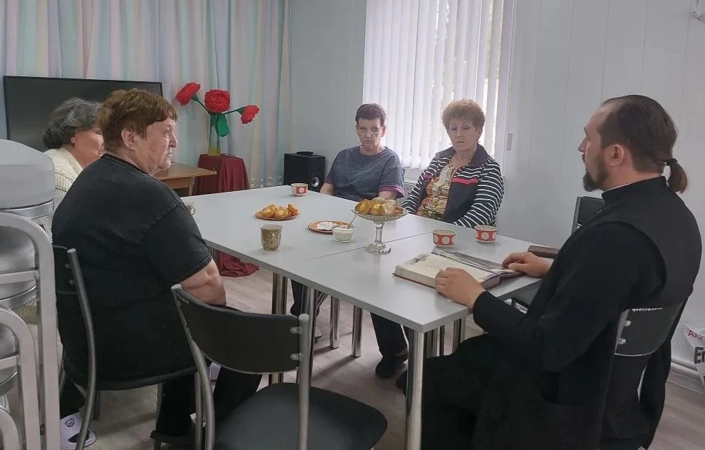 За чашкой чая о главном: Пасха, Плащаница и верность женщин 🕯️☕