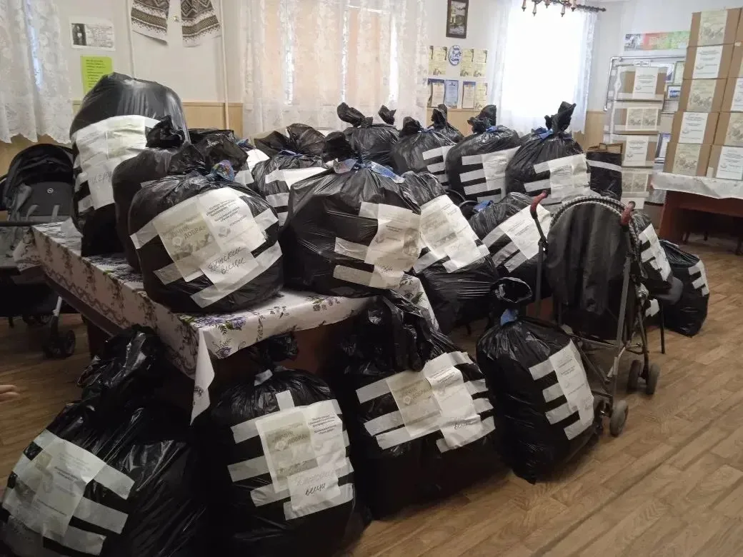 Волонтёры передали помощь