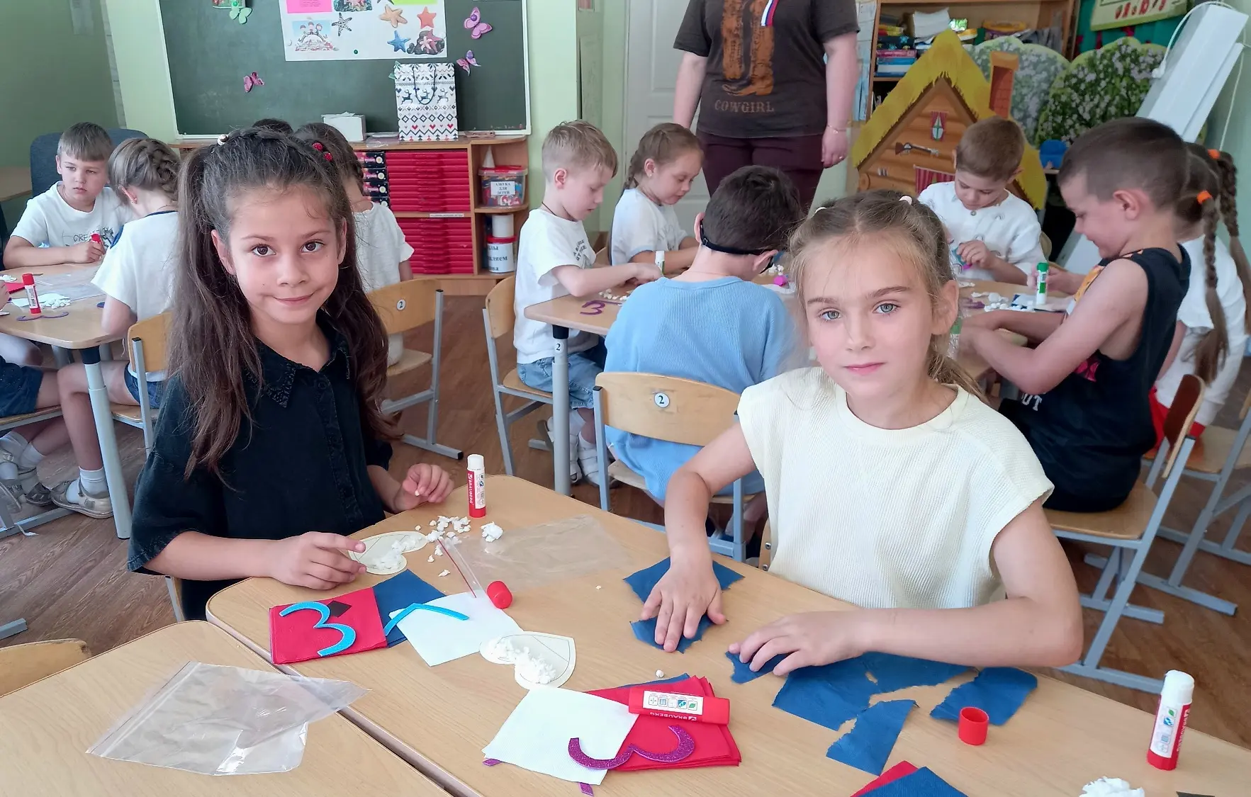 #Волонтерыкультуры 🇷🇺 #ДеньРоссии #Белгородчина #МояРоссия

Ко Дню России волонтёры культуры Белго