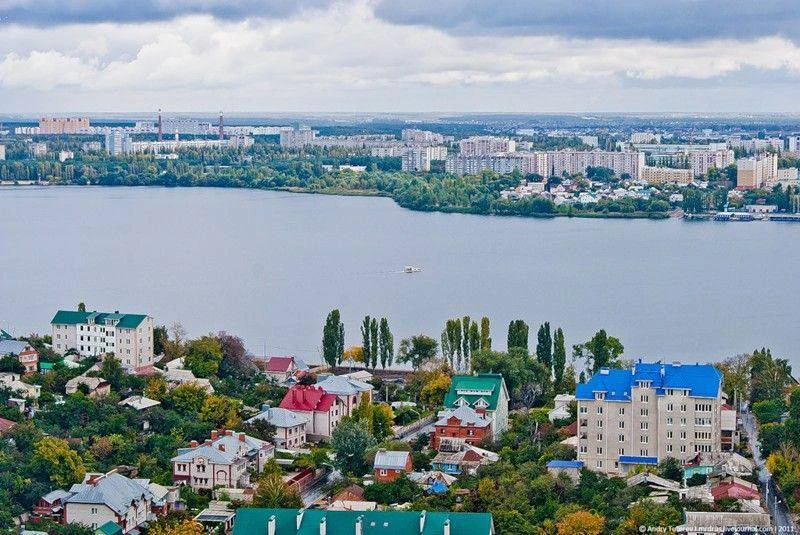 🛍️ Воронежцы увеличили оборот покупок на маркетплейсах до 388,1 млрд рублей.