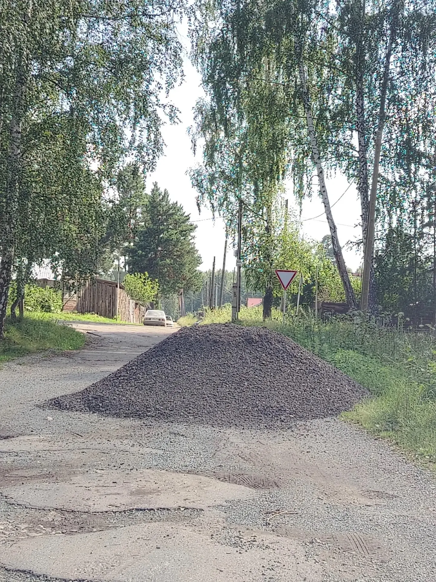 На прием к депутату Игорю Лапшину пришли жители 22 округа с просьбой отремонтировать до...