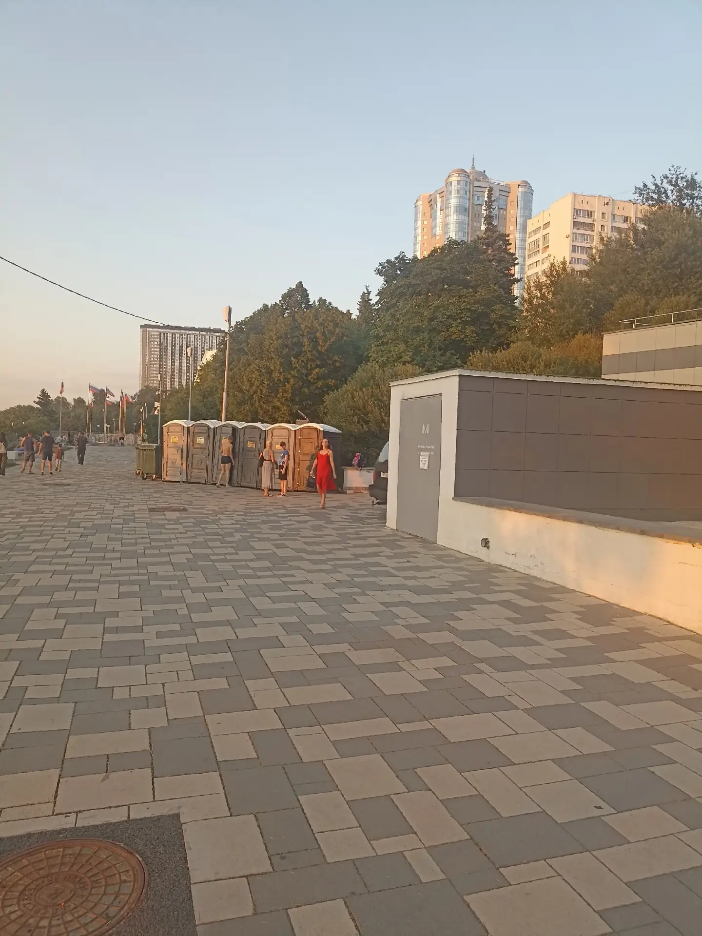 Эти что за безобразие, Администрация города Самары? 40+ жары, туалеты закрыты, Био туал...