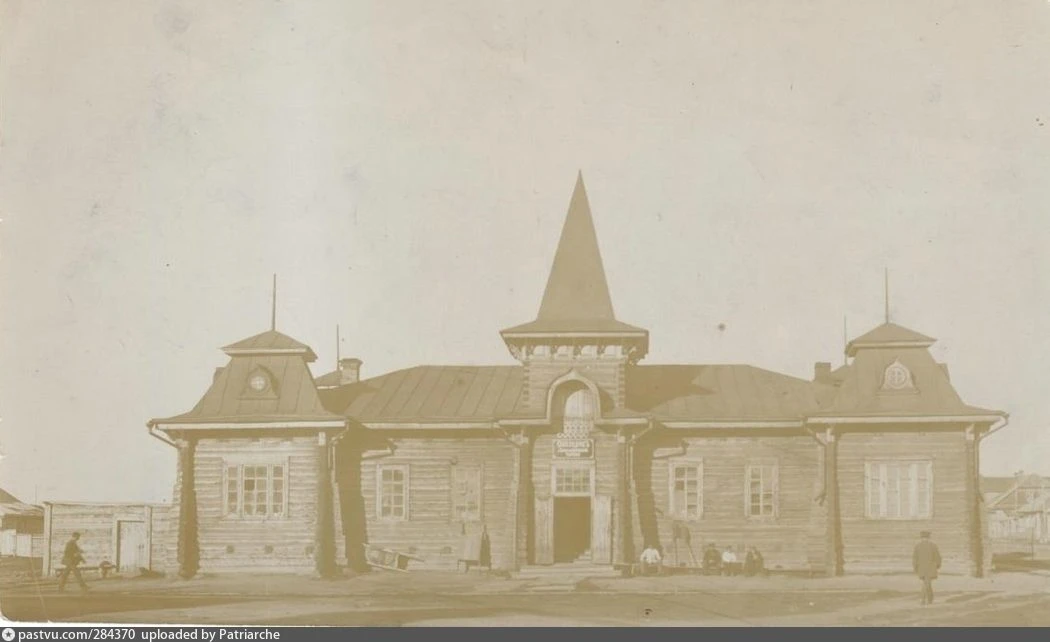 Лазаретъ Александровской тюрьмы 
 
До 1905 г.- Лазарет. Затем — Окружное полицейское управление. В с