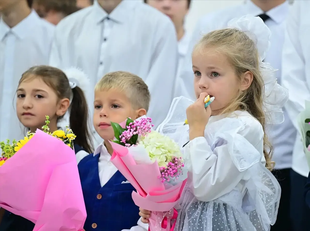 Поздравляем с Днём знаний учеников, родителей и педагогов!