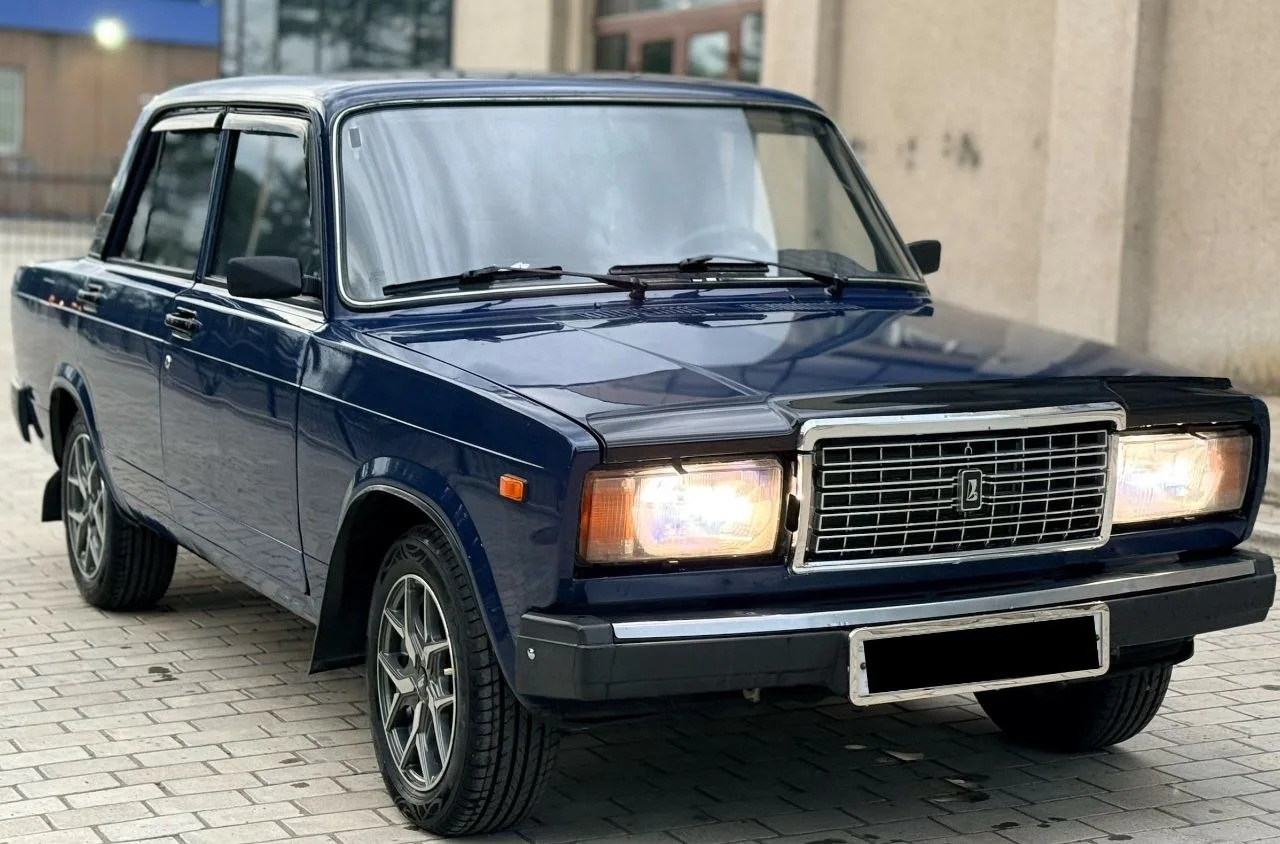 Срочно без тогра Продам автомобиль ВАЗ 2107
Год выпуска - 2008
Двигатель - 1.5л инжектор 
Пробег - 8