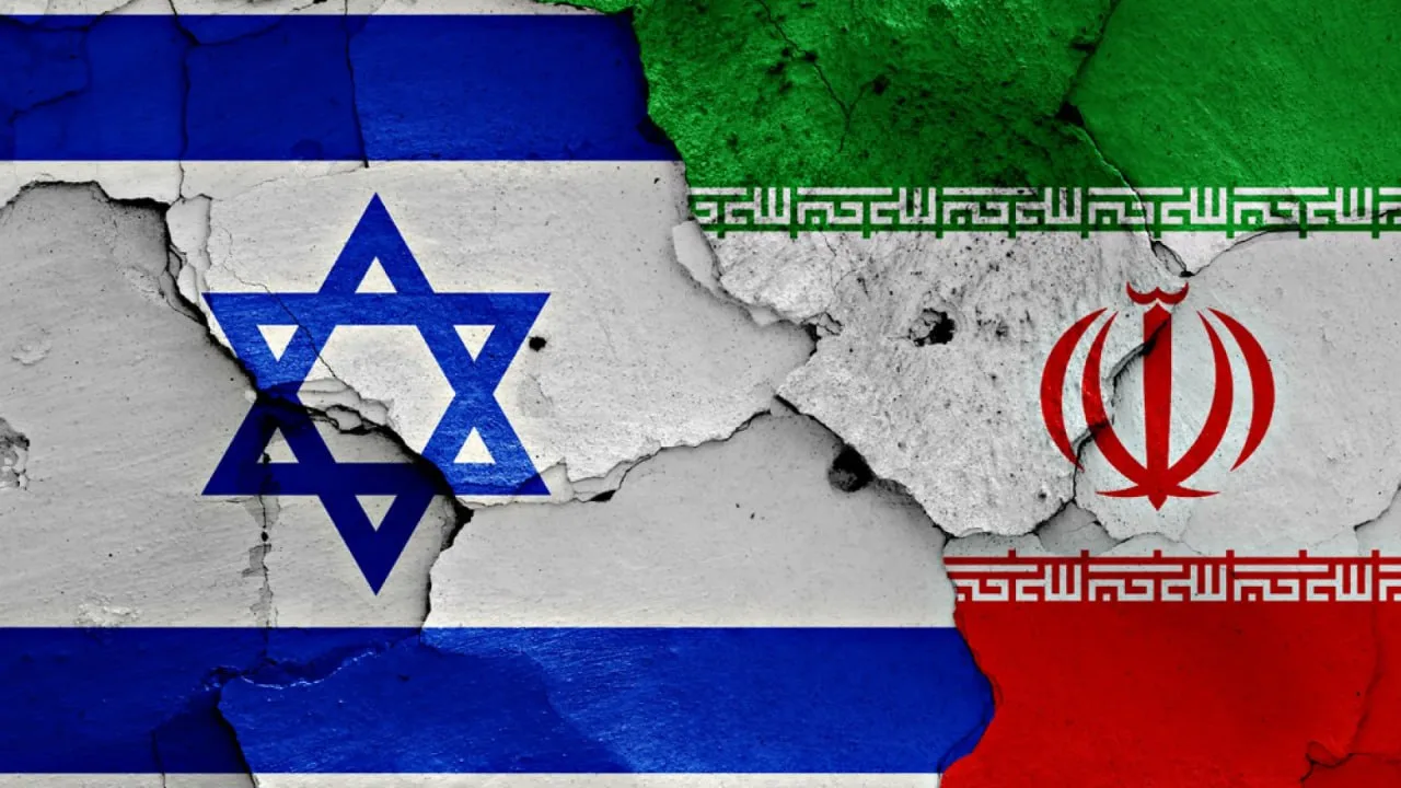 🇮🇱 Израиль заявил, что рассматривает все возможные сценарии в отношении Ирана.

⚡ По словам высоко