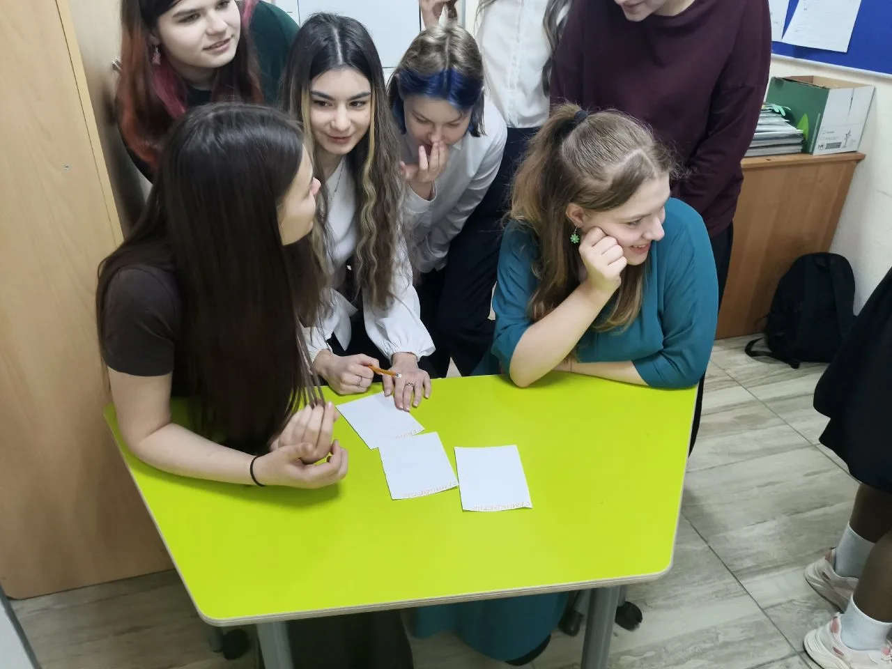 ✨️В канун праздника в Центре Детских Инициатив ученицы  8-х классов приняли участие в квизе, посвяще