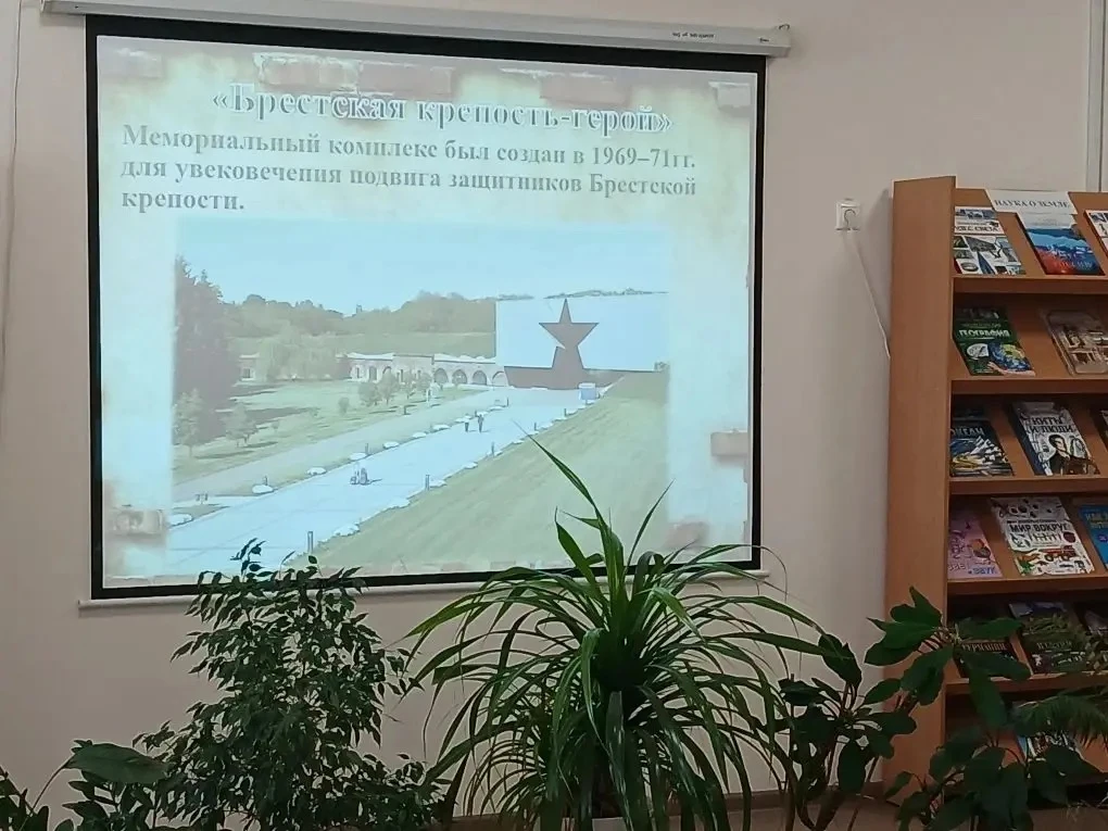 🎖️ Память о подвиге: Андрей Митрофанович Кижеватов — герой Брестской крепости.  В 10"Б" и 9"В" класс