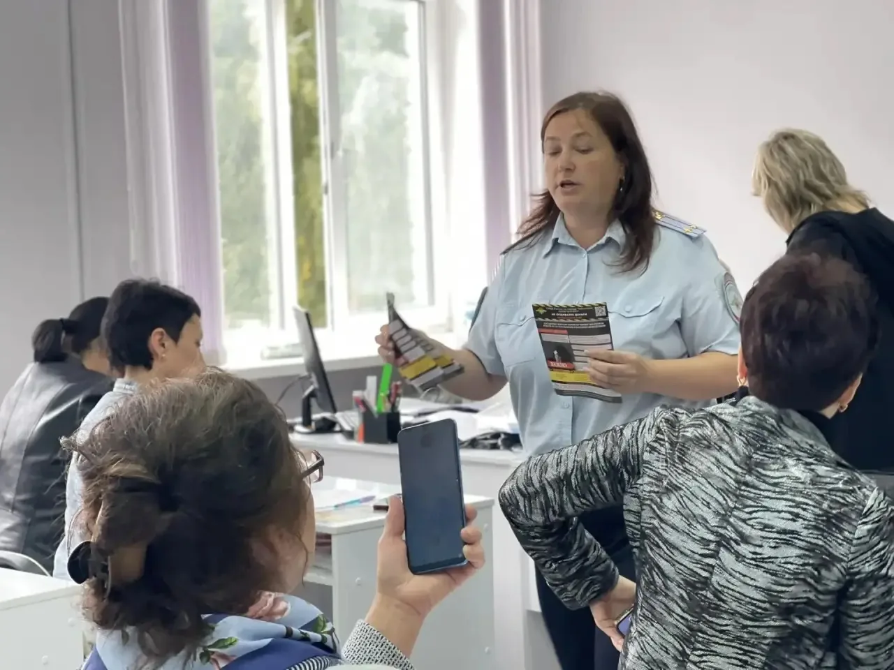 В нашем колледже прошла важная профилактическая беседа: "Не попадись на мошенника!"