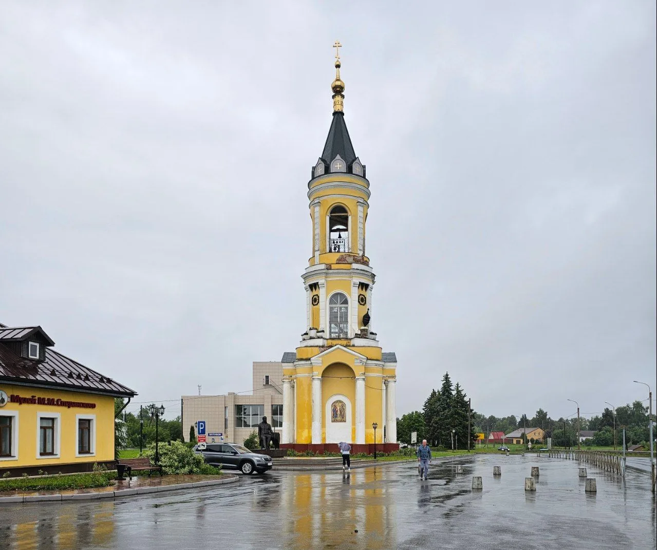 Памятник (и музей) Сперанскому на его родине в селе Черкутино; памятник купцу А.Г. Кольчугину в горо