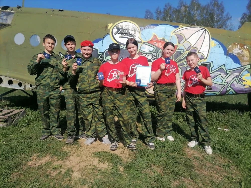 🎗️ 7 мая, в преддверии великого праздника, наши юнармейцы-шестиклассники со своим клас...