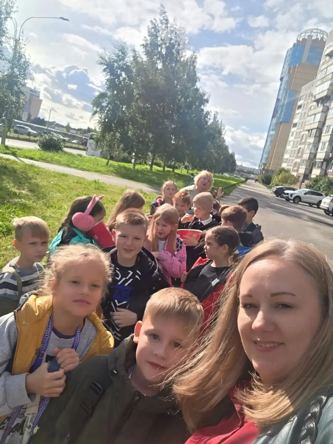18 сентября состоялось первое совместное посещение кинотеатра учеников 2 "А1" класса. М...