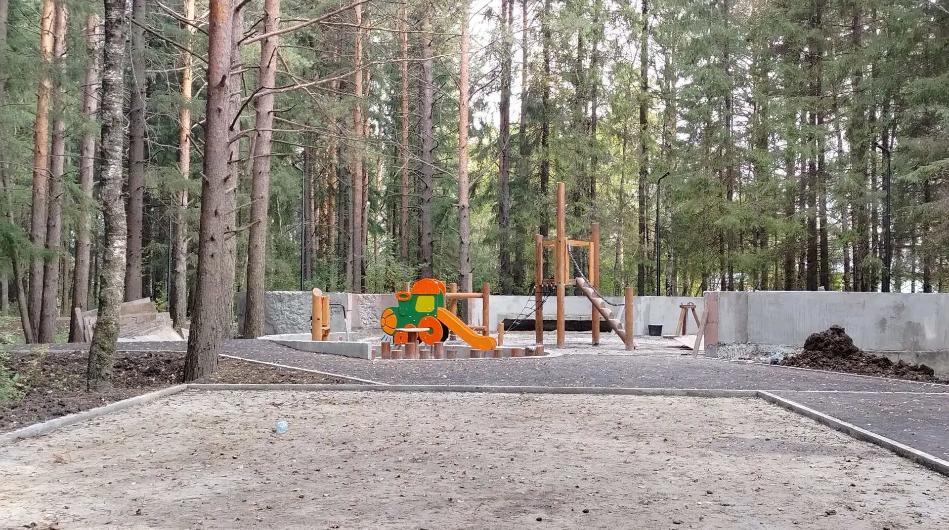 ⭐ В Краснотурьинске продолжается реконструкция Парка горняков в районе Медная Шахта