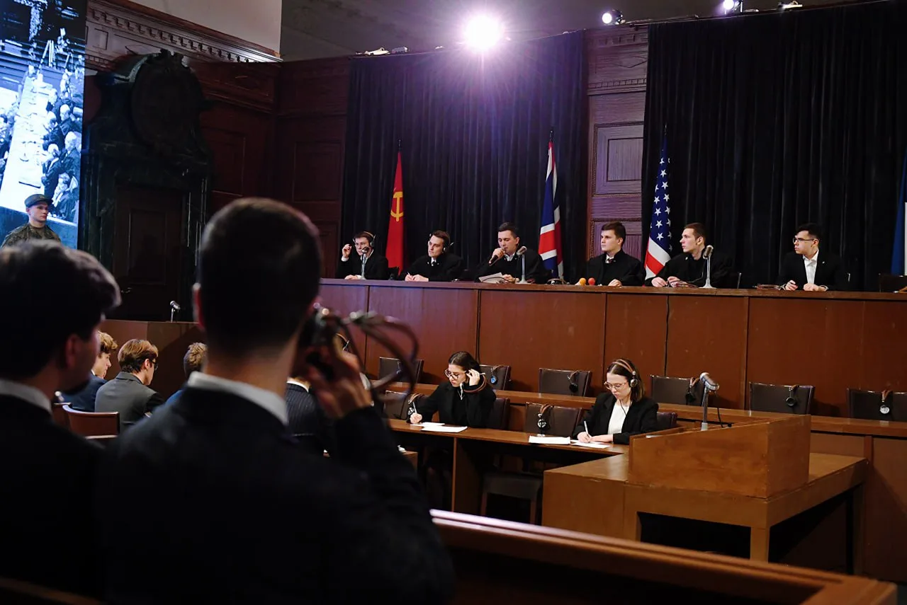 📸 В продолжение темы снова обратимся к историко-документальному спектаклю «Нюрнбергски...