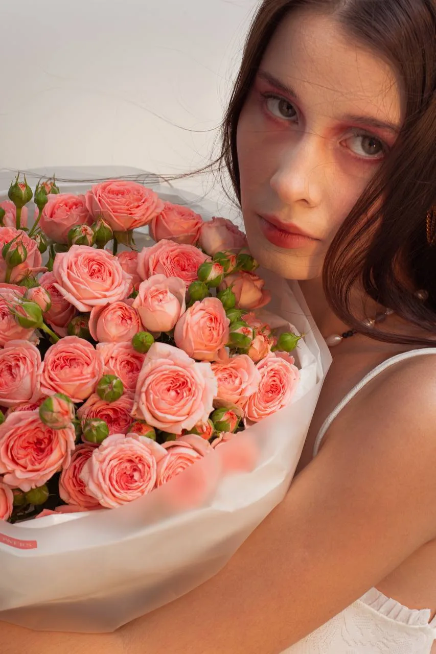 Кустовая роза сорта •Фемке 🌸
