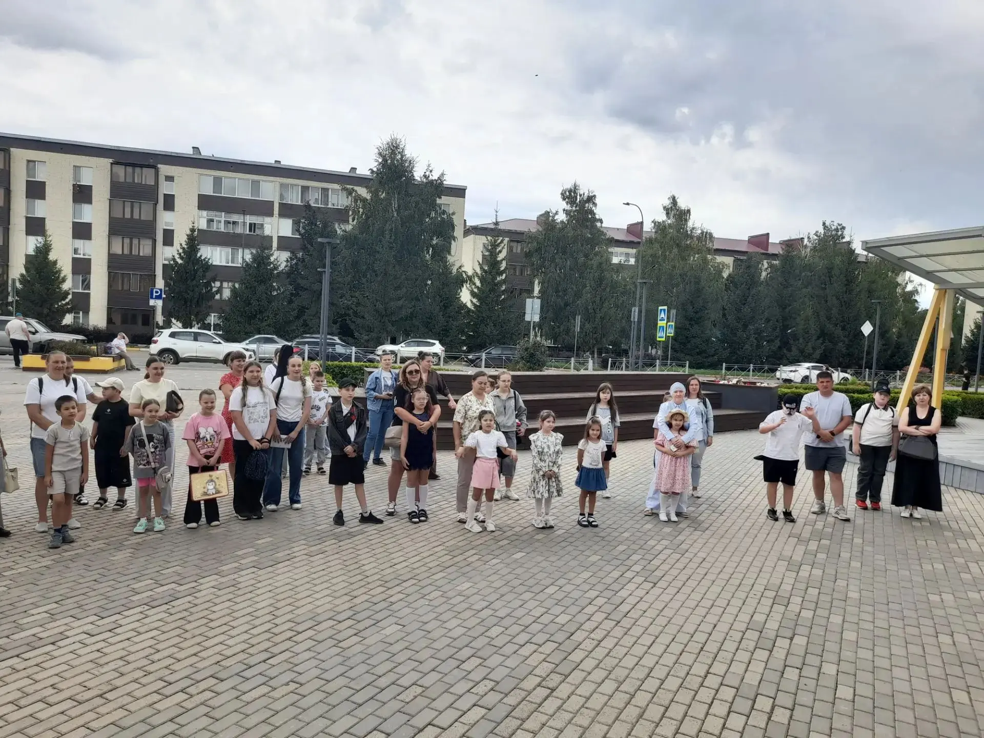 Музыкально-развлекательная программа для будущих первоклашек прошла в сквере «Музыкальн...