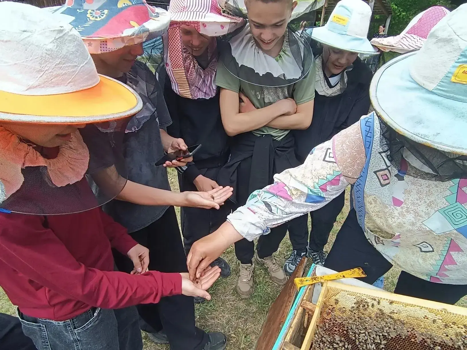 🐝 В ПРИМОРСКОМ ГАТУ ОТМЕТИЛИ ВСЕМИРНЫЙ ДЕНЬ ПЧЕЛЫ! 🍯  18 мая учебно-научно-производственная пасека н