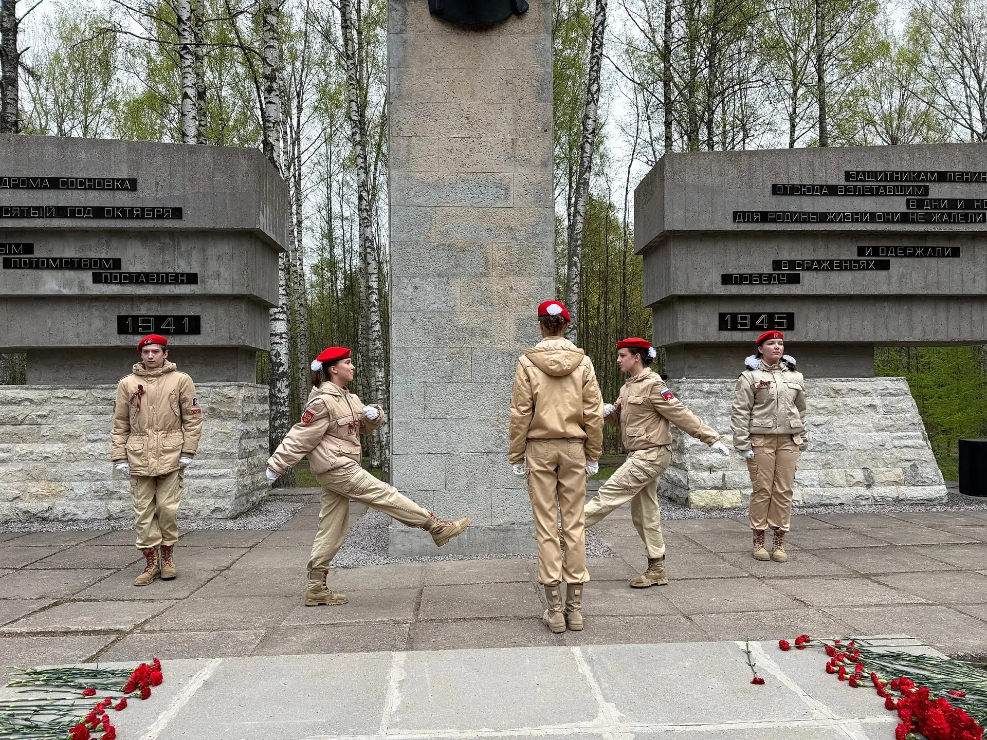 🇷🇺 С ДНЕМ ПОБЕДЫ! И СНОВА В ПОЧЕТНОМ КАРАУЛЕ.  ⭐ Накануне Дня Победы наши юнармейцы заступили на Вах