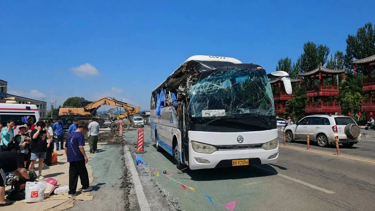 🚨 В Приморье туристический автобус попал в ДТП в Китае - есть пострадавшие.

На маршруте Хунчунь - 