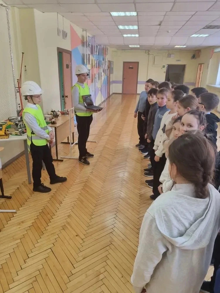 🏠 Сегодня, 6 февраля 2026 года, учащиеся 1–6 классов приняли участие в увлекательной выставке, орган