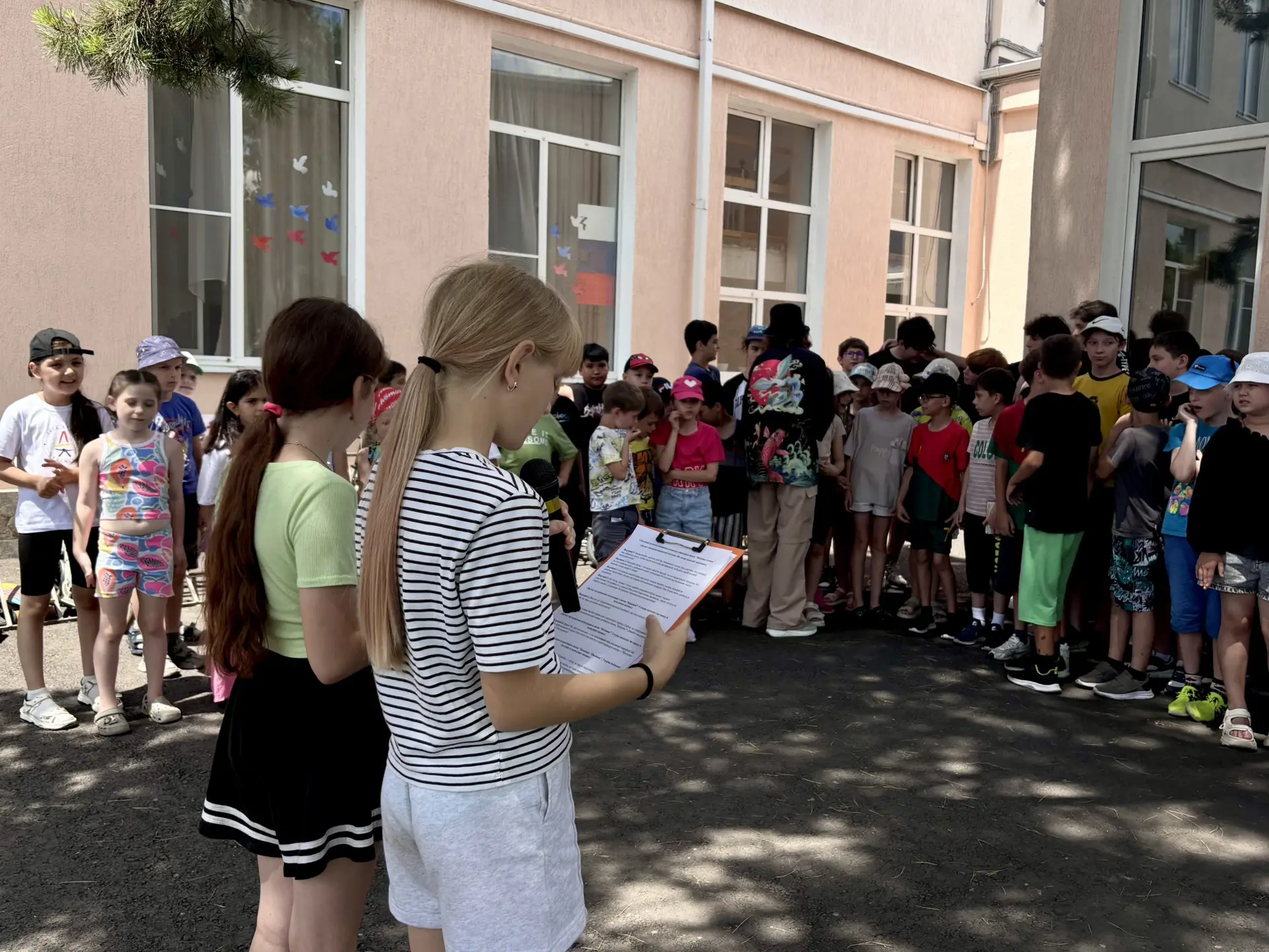 ☀️ «Чкаловец»: день десятый 

Сегодняшний день прошёл под знаком русской народной песни! Ребята прин