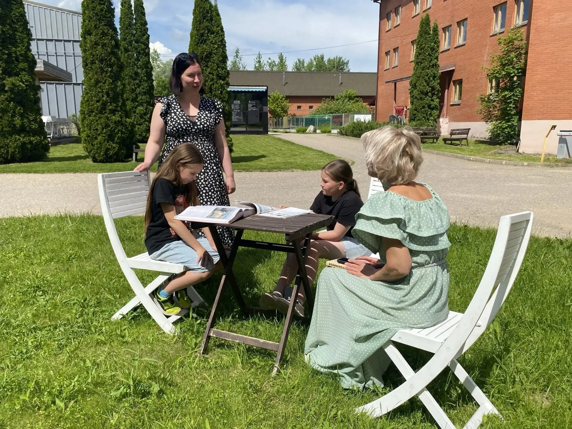 📚 Открой книгу под солнцем!🌞