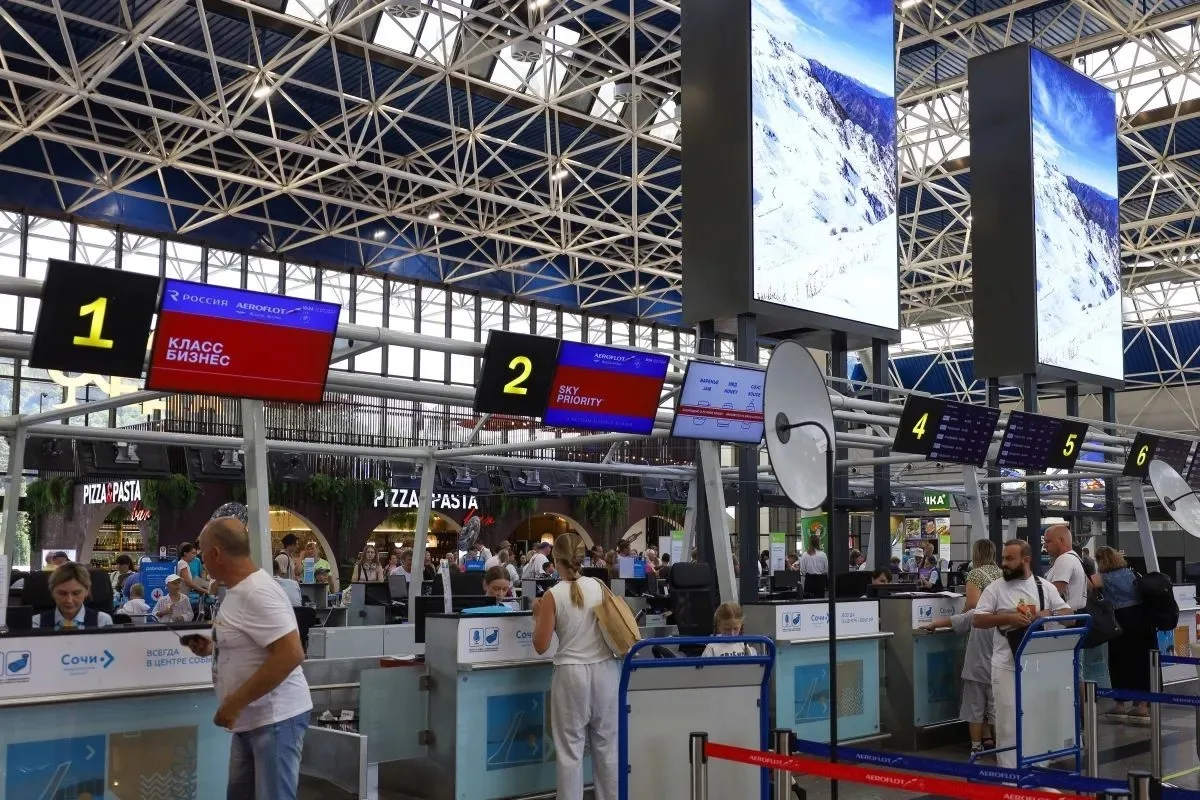 ✈️ В аэропорту Сочи задерживаются 75 рейсов.