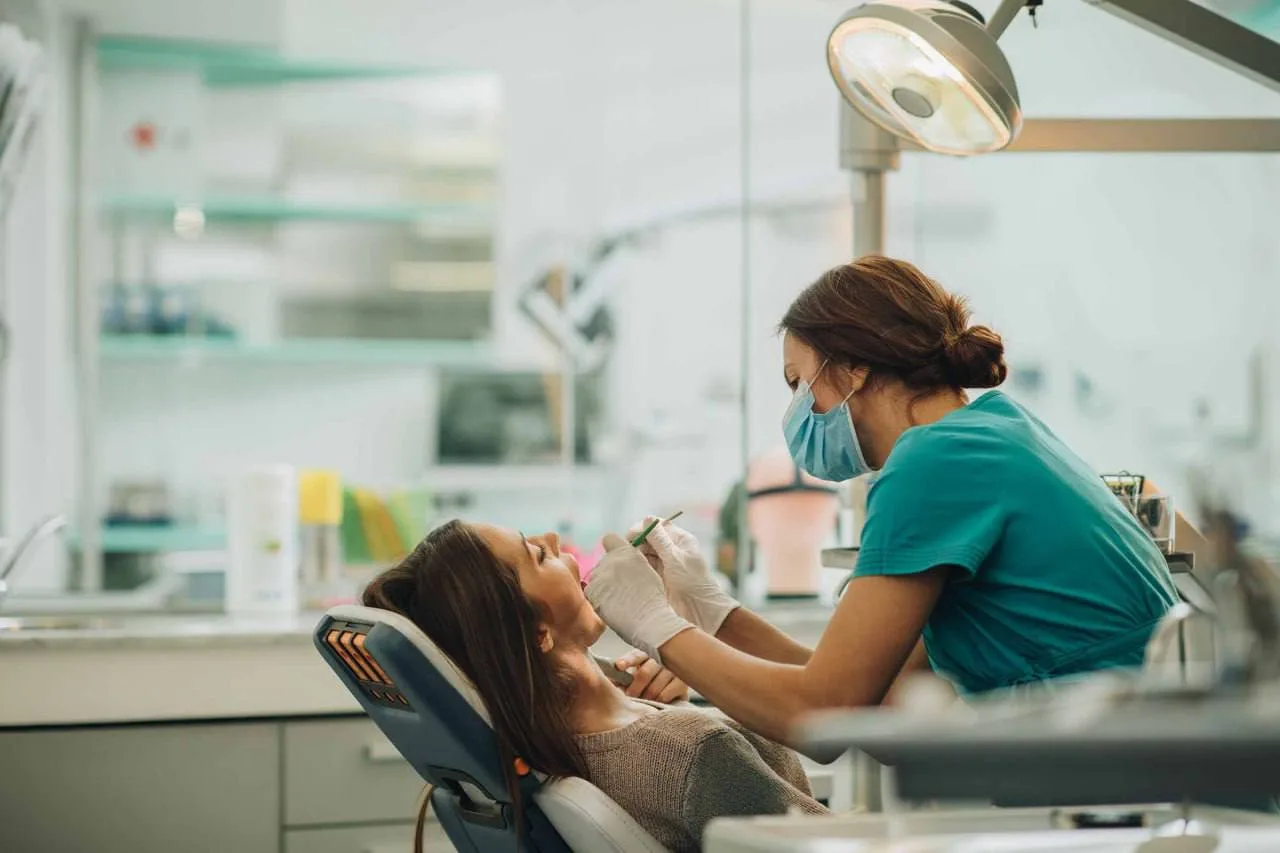 👩‍⚕️ Петербуржец может вылечить 13,5 зубов на среднюю зарплату