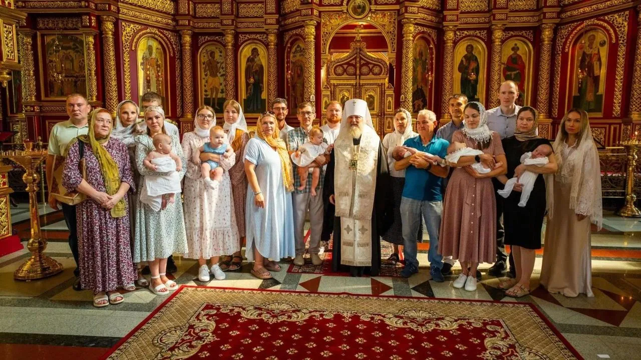 ☦️ Митрополит Павел лично крестил детей из многодетных семей в Югре

В День Крещения Руси митрополит