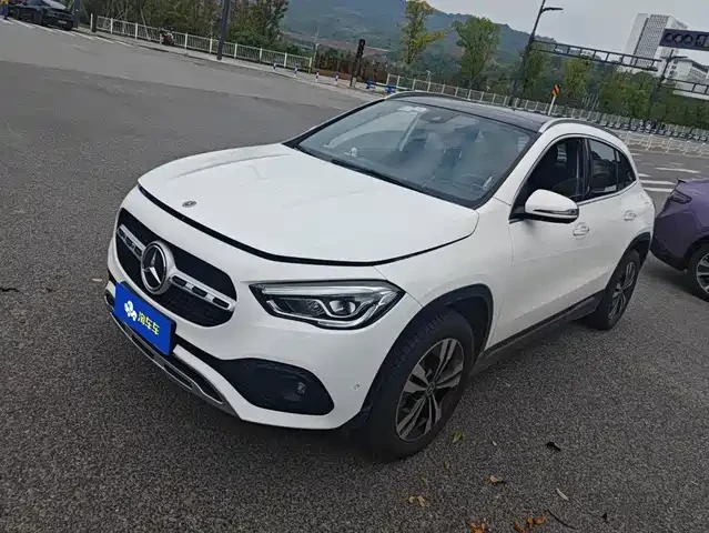🚗 Mercedes-Benz 2022