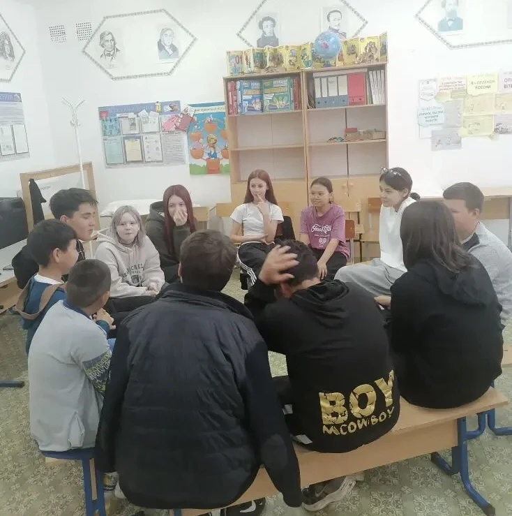 🙆‍♀️🧑‍🏫👨‍🎓День шестой в лагере «Заря»: учились смотреть на мир по-разному

🙆‍♀️Сегодня ребята 