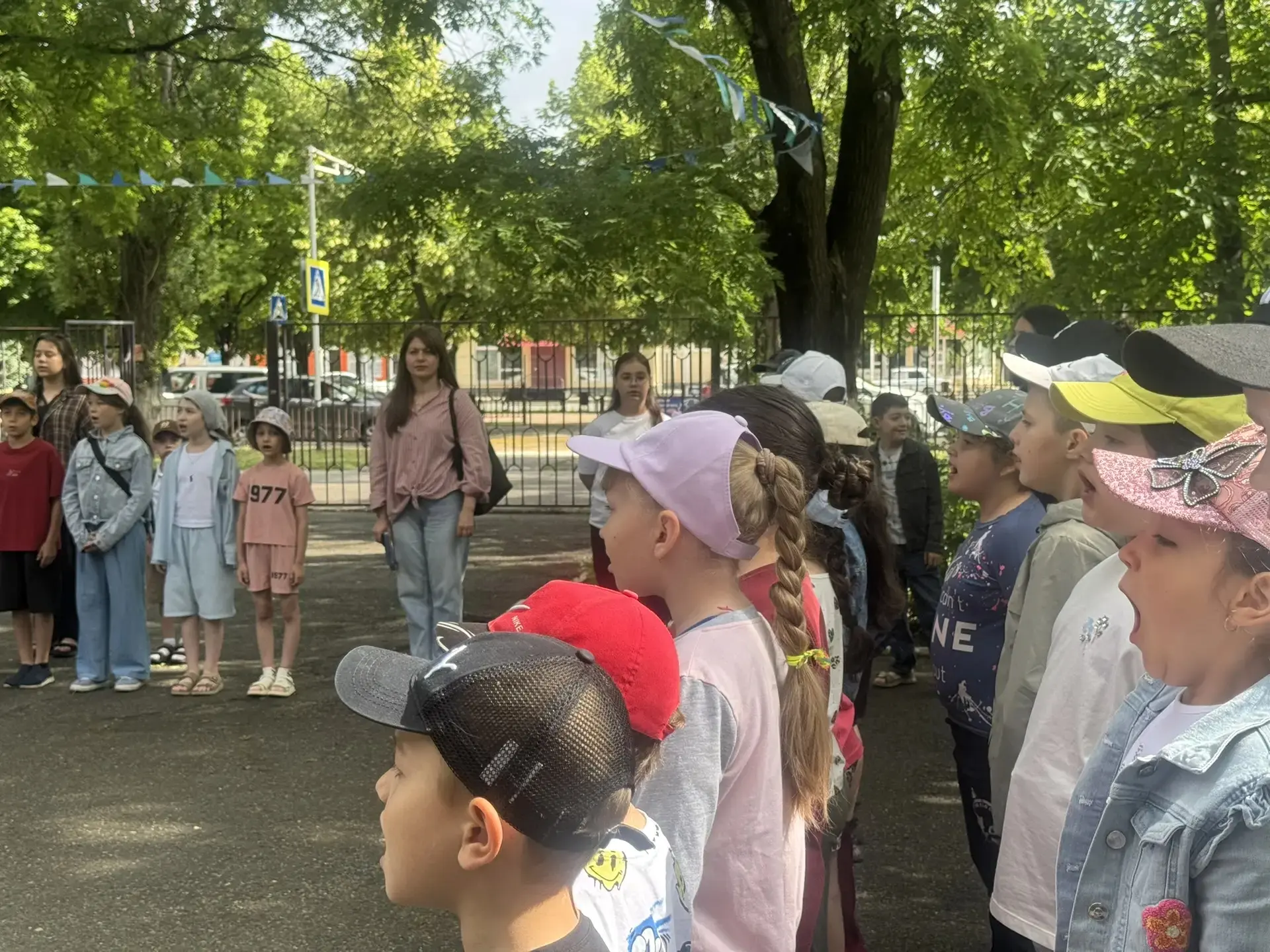 ⚓🛟Ну вот и прошли длинные выходные, а ребята из нашего пришкольного лагеря «Бригантина» с таким нет