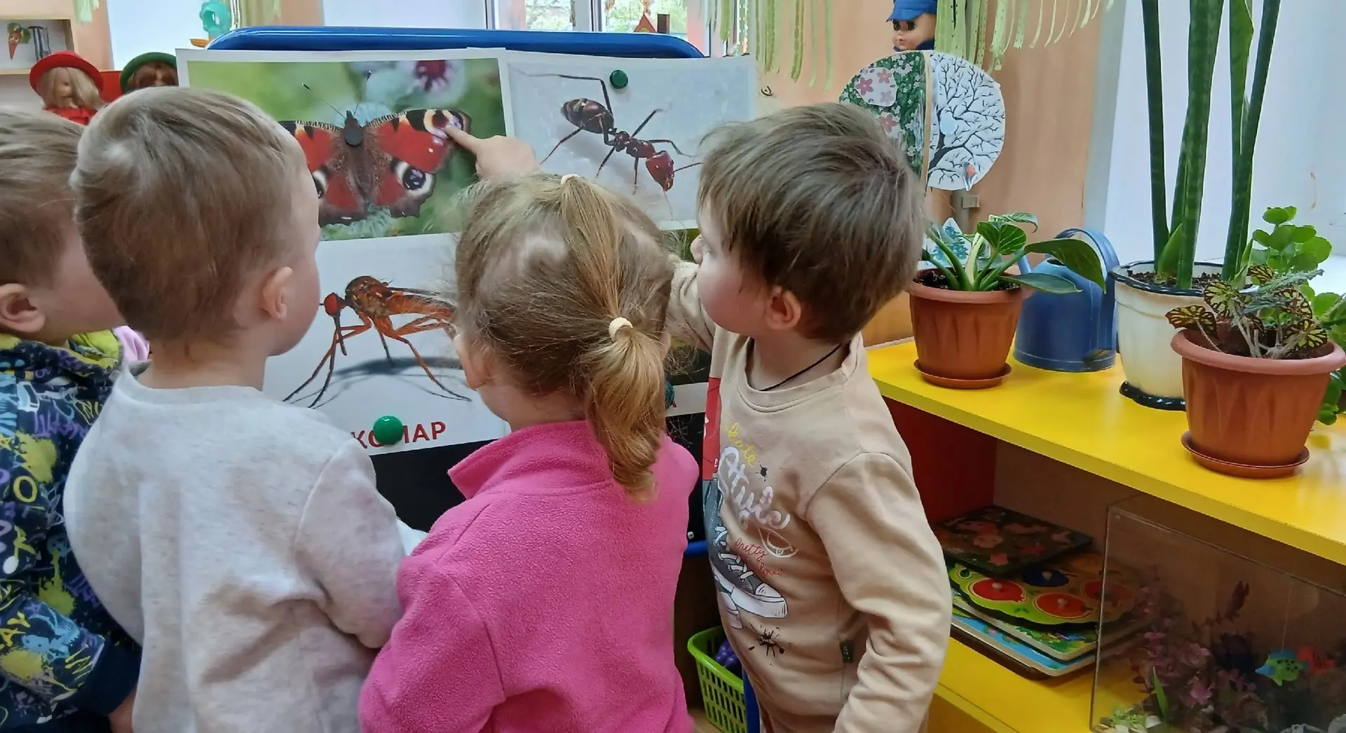 Сегодня в нашей группе раннего возраста прошло необычное занятие — мы отправились в гос...