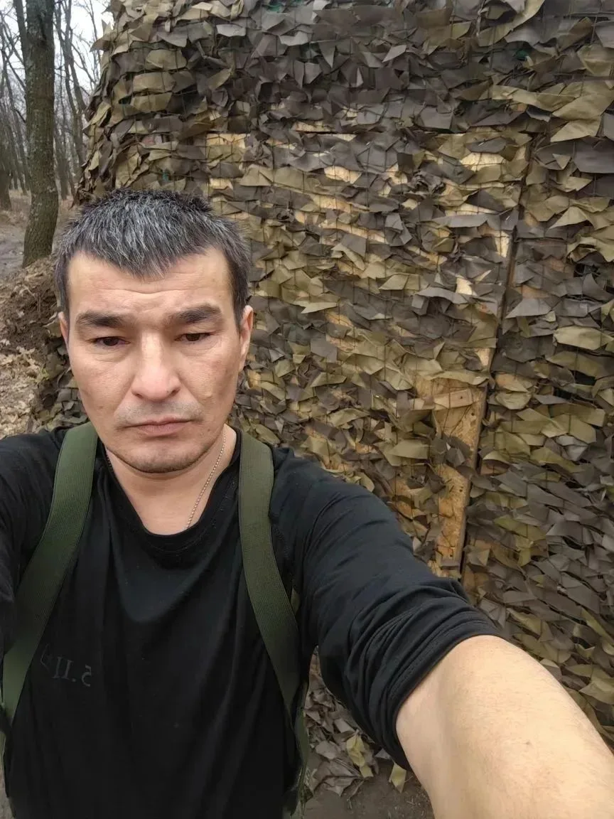 Здравствуйте ищу мужа Гизатуллин Фидан Насибуллович позывной Алдан вч 11050 ушёл на Бз ...