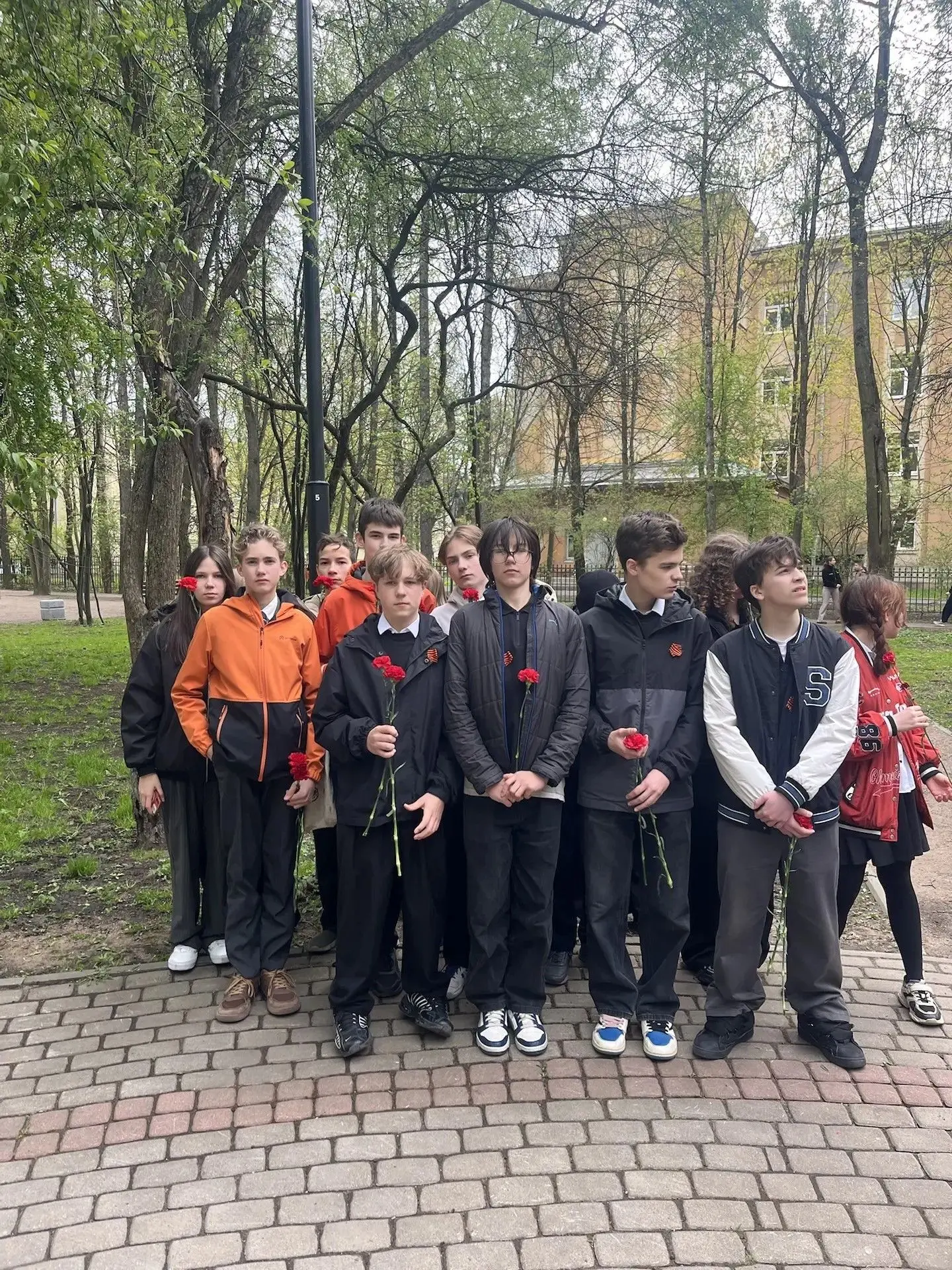 Привет, школа 😉  Мы продолжаем рассказ о торжественных мероприятиях, посвященных Дню Победы, в котор