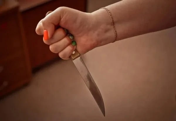 😱 Пенсионерка из Новороссийска обвиняется в убийстве знакомого