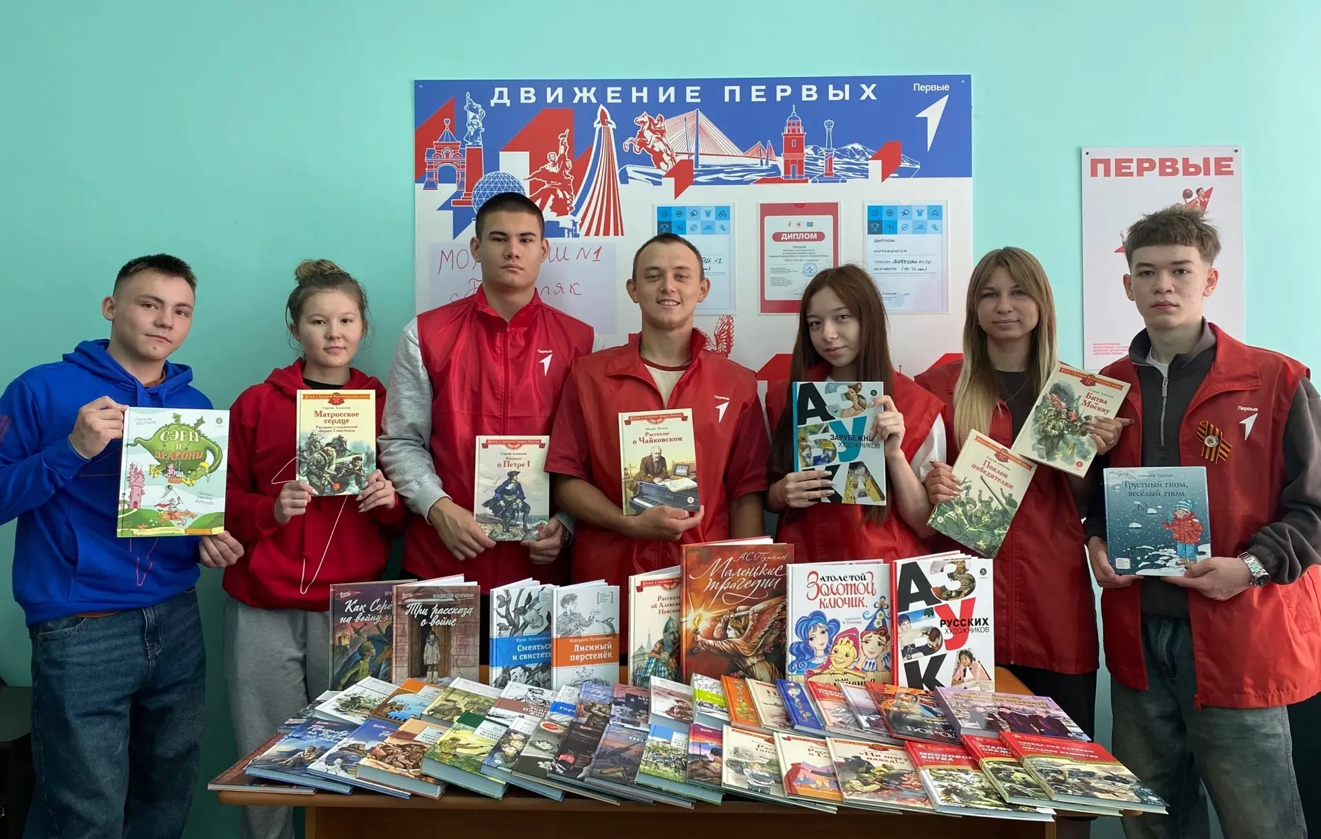 🔴Сегодня мы получили комплект из 50 книг за творческое задание от Российского общества «Знание»— вы