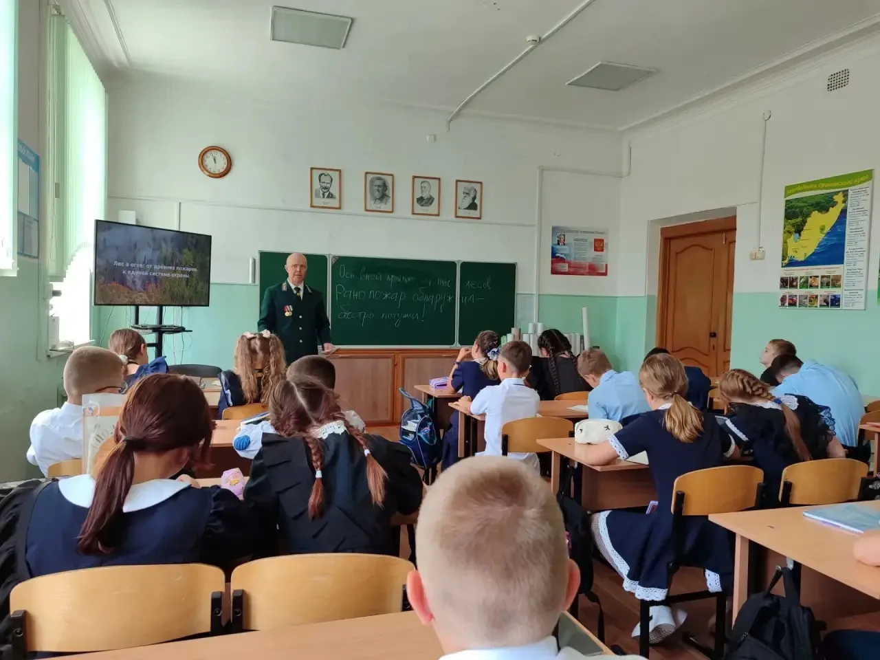 🌲 В Приморье открылся первый профильный класс Авиалесоохраны.