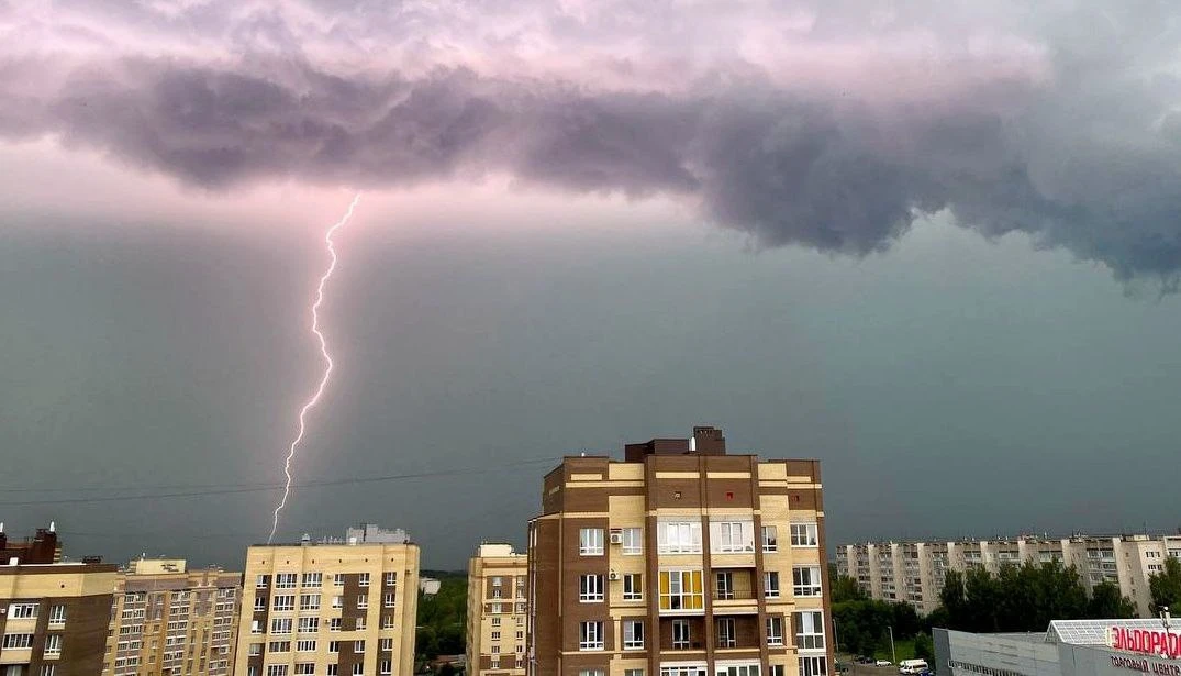 ⛈️ В Костроме и области ожидаются грозы и сильный ветер