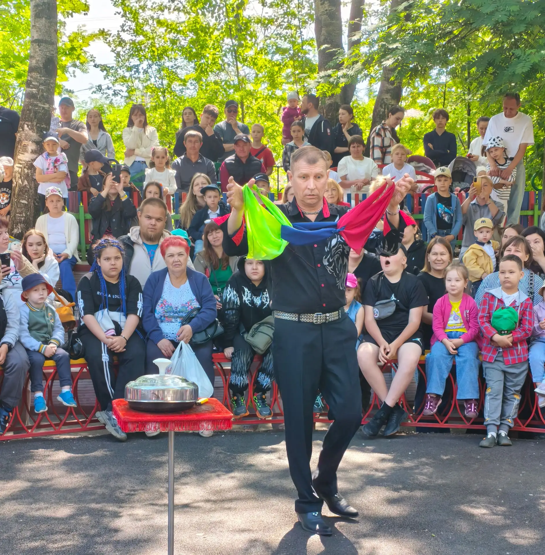 🌞Летние каникулы в самом разгаре! 
🥳Приглашаем ребят и взрослых весело и увлекательно провести вре